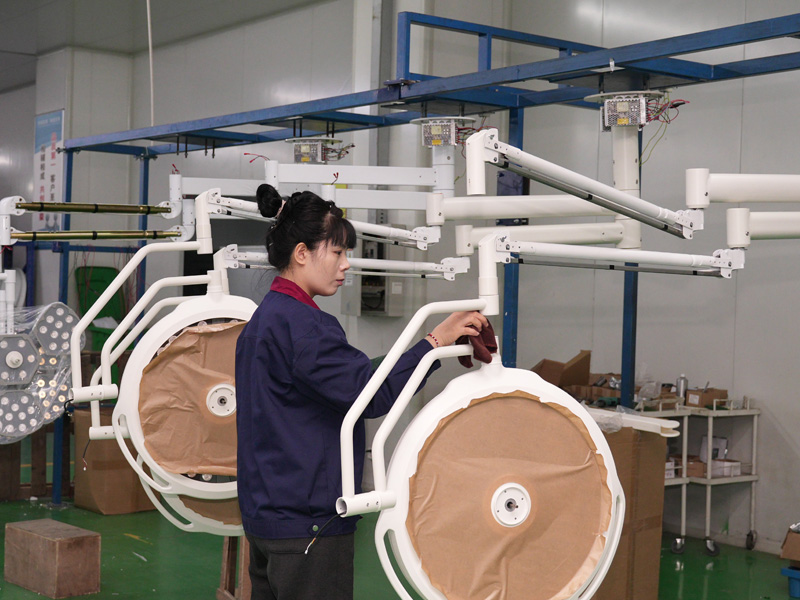 Yuda Medical cross-functional team: engineering, quality, assembly, and after-sales support