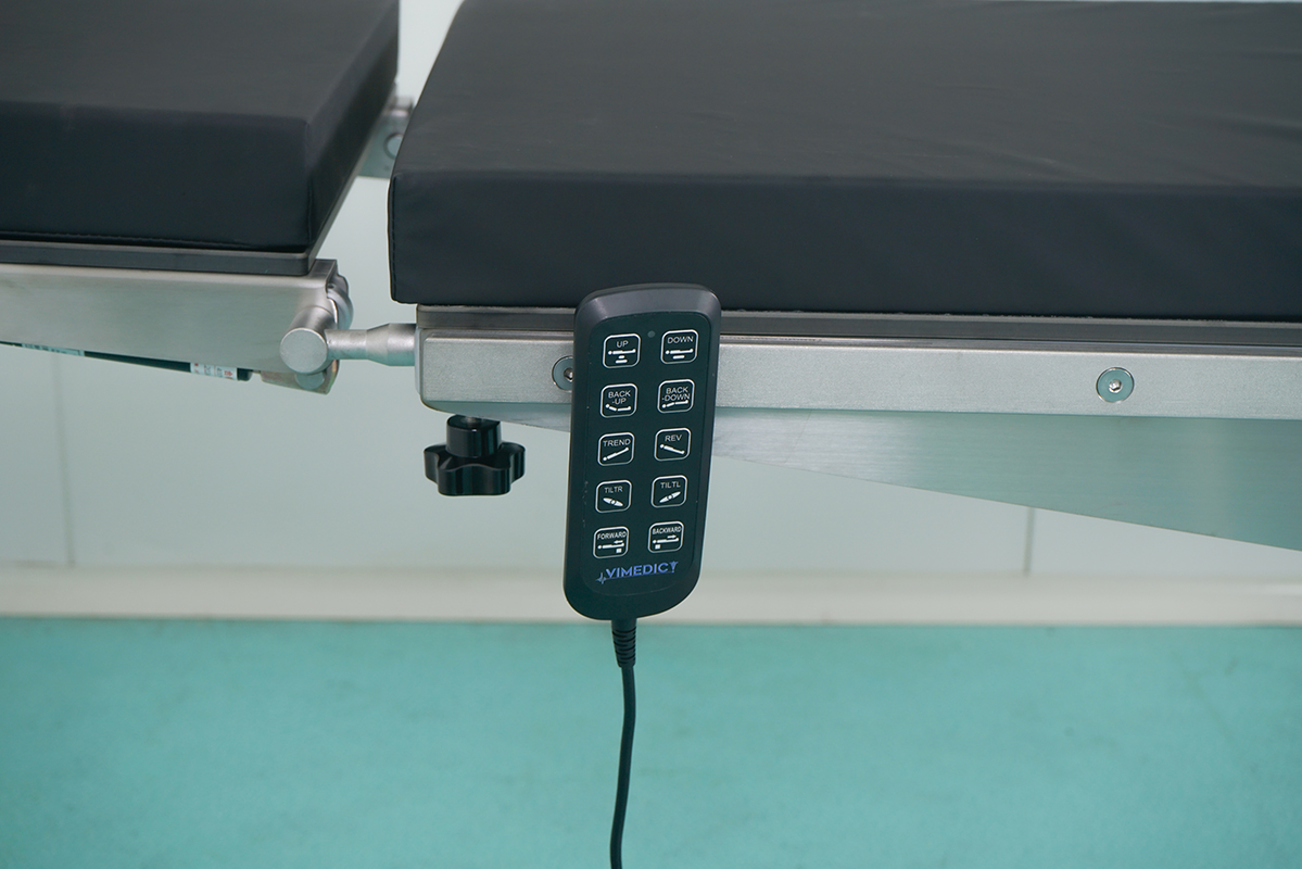Waterproof Electric Operating Table with Independent Power System and ABS BaseAccessories or details