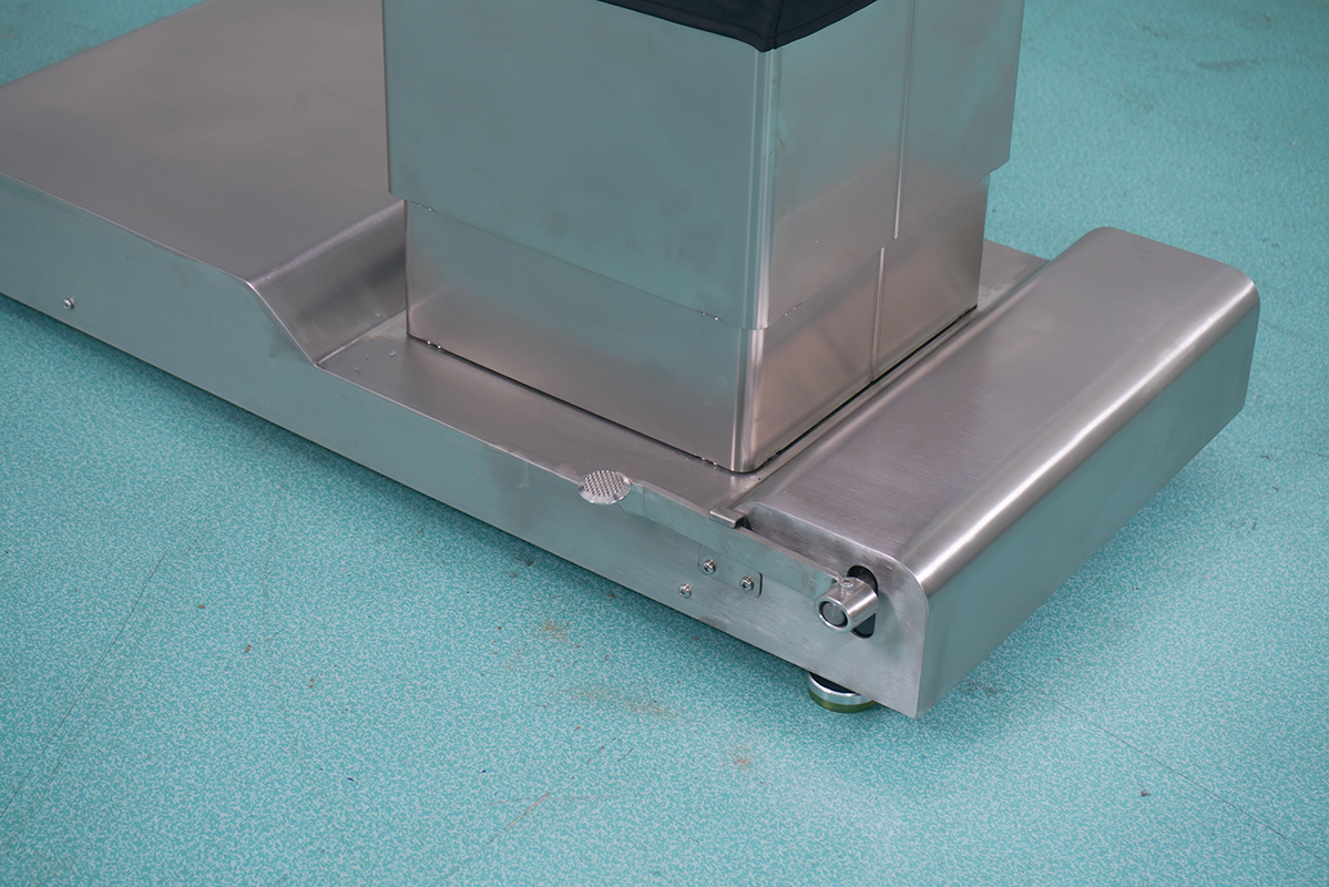 Waterproof Electric Operating Table with Independent Power System and ABS BaseAccessories or details