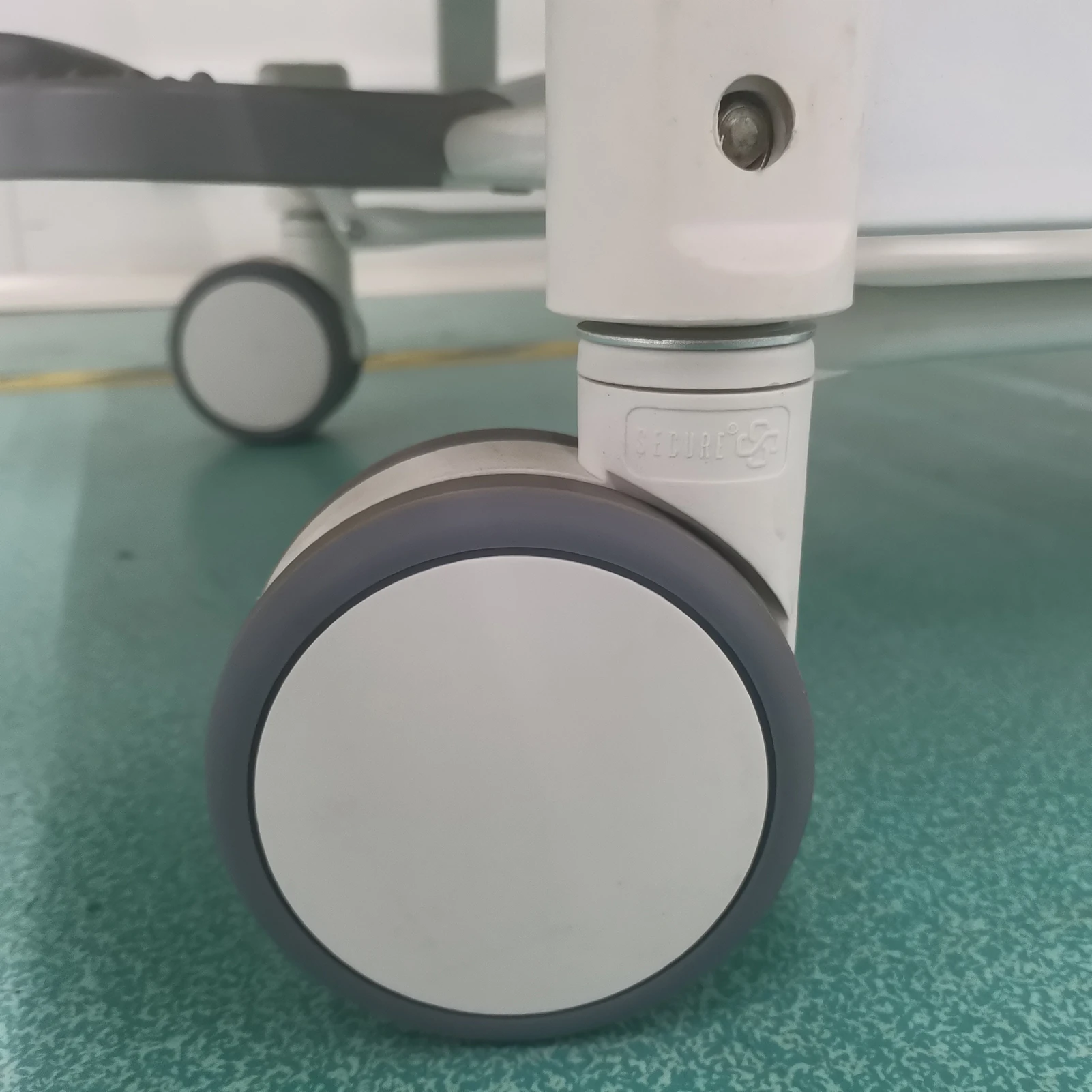 Manual Adjustable Hospital Bed with ABS Side Rails &amp; Double Crank accessory or detail - 