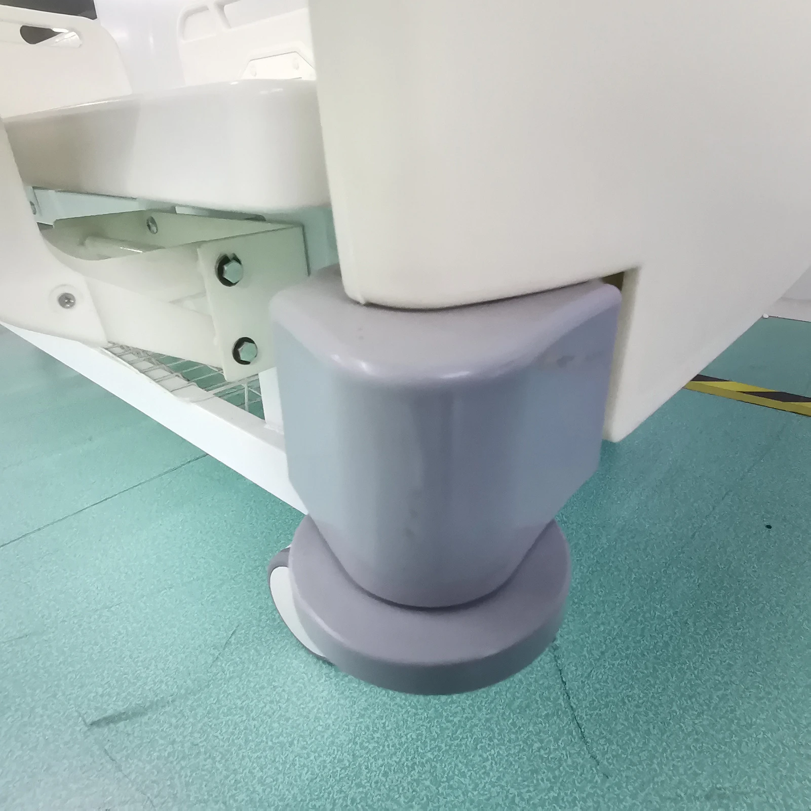 Manual Adjustable Hospital Bed with ABS Side Rails &amp; Double Crank accessory or detail - 