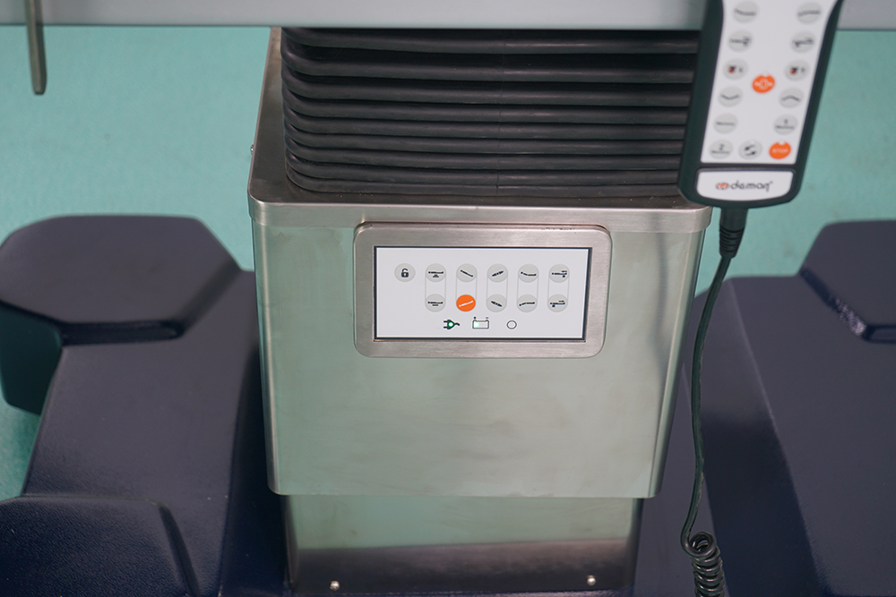 Five Electric Operating Table DST-500A (Luxury Version) for General Surgery accessory or detail - 